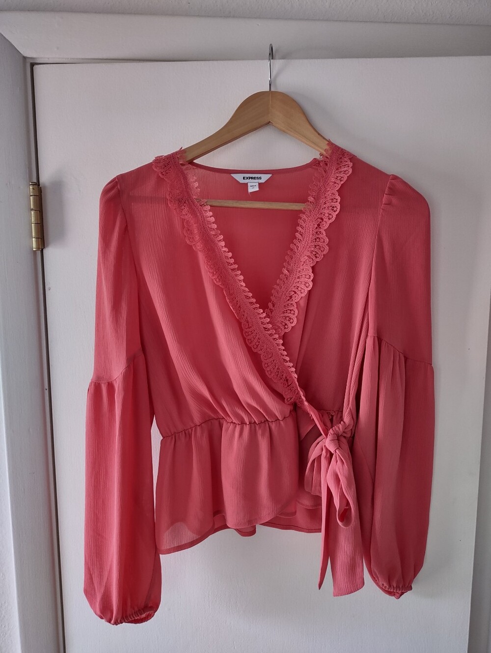 Express XS Coral Wrap Blouse Lace Trim Peplum Tie Waist Balloon Sleeve Top